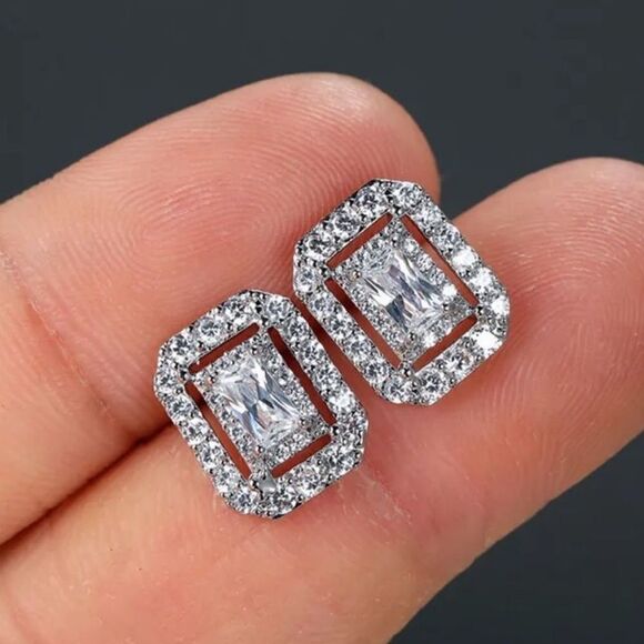 The Show Stopper Rectangular Cubic Zirconia and 925 earrings - Picture 3 of 7